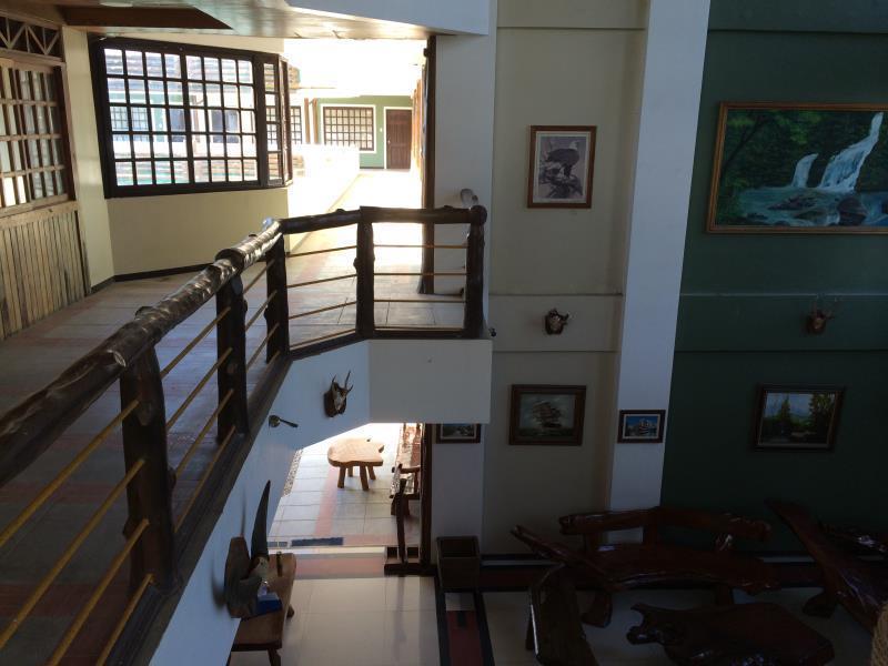 פוארטו גאלרה White Beach Resort Bar & Restaurant מראה חיצוני תמונה